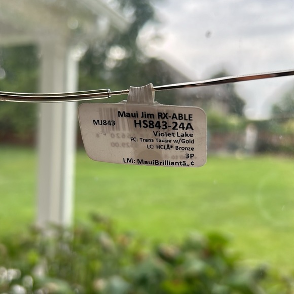 Maui Jims sunglasses new never used black and gold - Picture 11 of 11